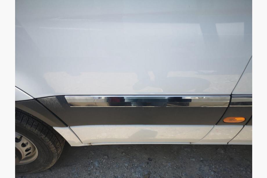 Mercedes Sprinter W907/W910 2018– Lišty na dveře (10 ks, nerez) (ExtraLong) Image