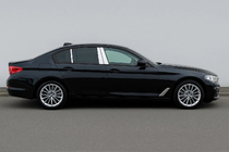 BMW řada 5 G30/G31 2017–2023 Nerezové kryty sloupků dveří (6 ks) fotografie 1