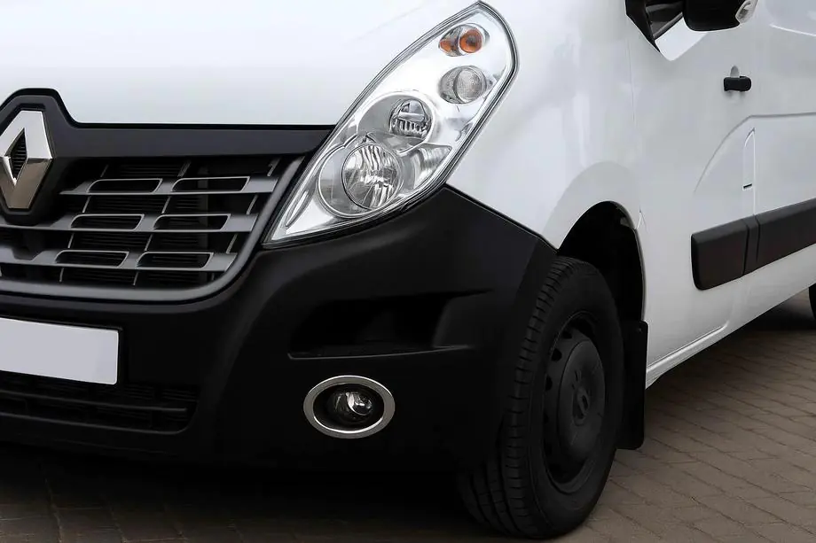 Renault Master 2011–2023 Nerezové rámečky mlhových světel Carmos (2 ks) Image