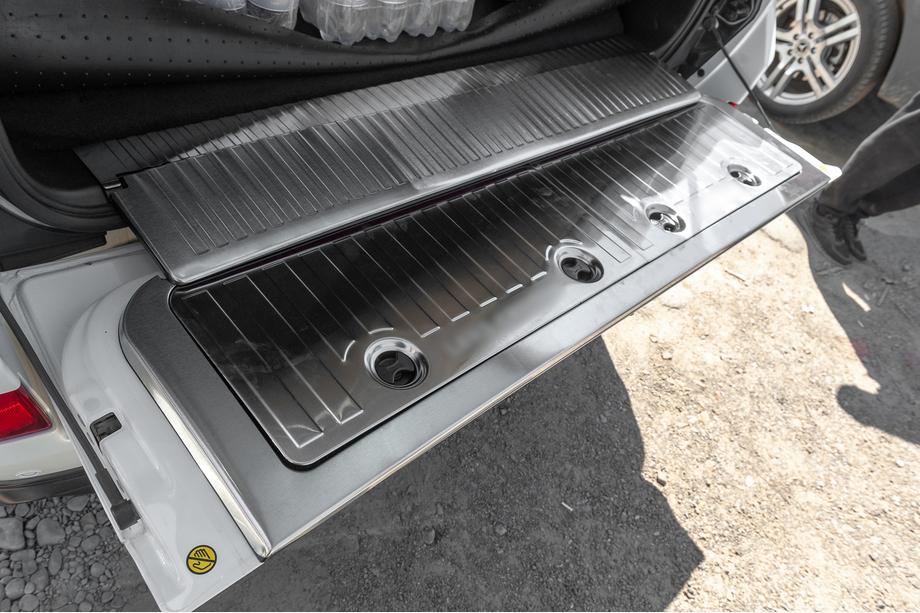 Toyota Land Cruiser 200 2007–2021 Sada vložek do kufru (nerez) Image