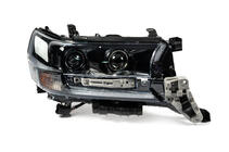 Toyota Land Cruiser 200 2007–2021 Pravý přední světlomet 2016+ (Executive) fotografie 1
