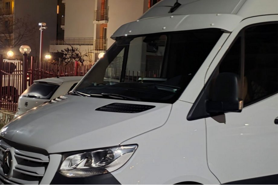Mercedes Sprinter W907/W910 2018– Sluneční clona na čelní sklo v rámu (Bílá, 5 mm) Fotografie 6