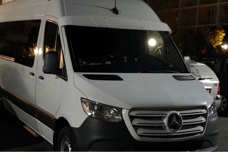Mercedes Sprinter W907/W910 2018– Sluneční clona na čelní sklo v rámu (Bílá, 5 mm) Fotografie 5