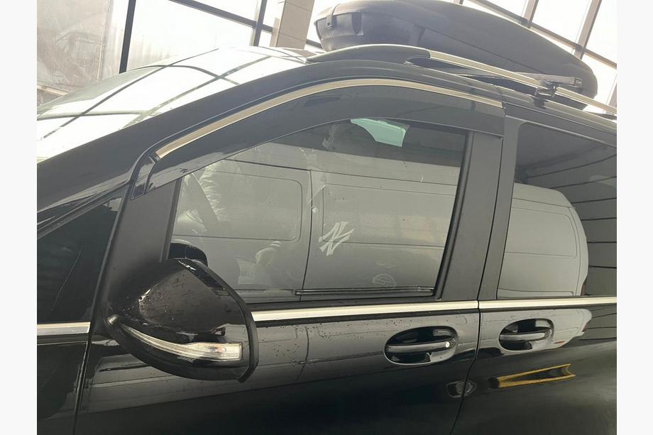 Mercedes Vito/V-class W447 2014– Ofuky oken s chromovanou lištou (2 ks, Niken Future) Image