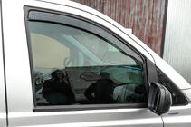Mercedes Vito W639 2004–2014 Vkládací deflektory oken Niken Luxury (2 ks) fotografie 2