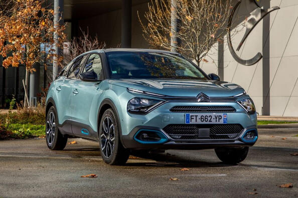 Test elektrického kros-hatchbacku Citroen e-C4