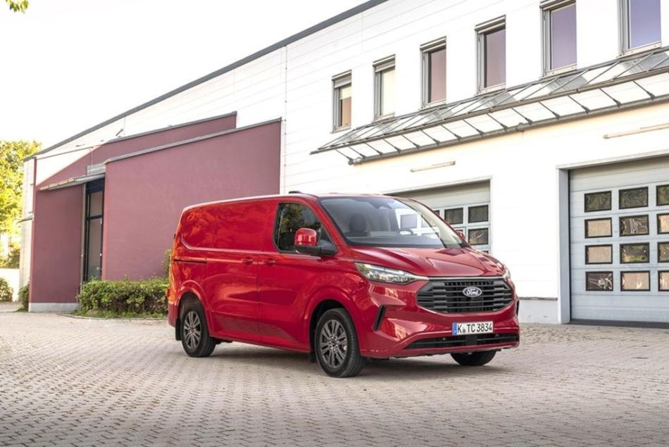 Ford Transit Custom II generace: spolehlivý pomocník pro byznys
