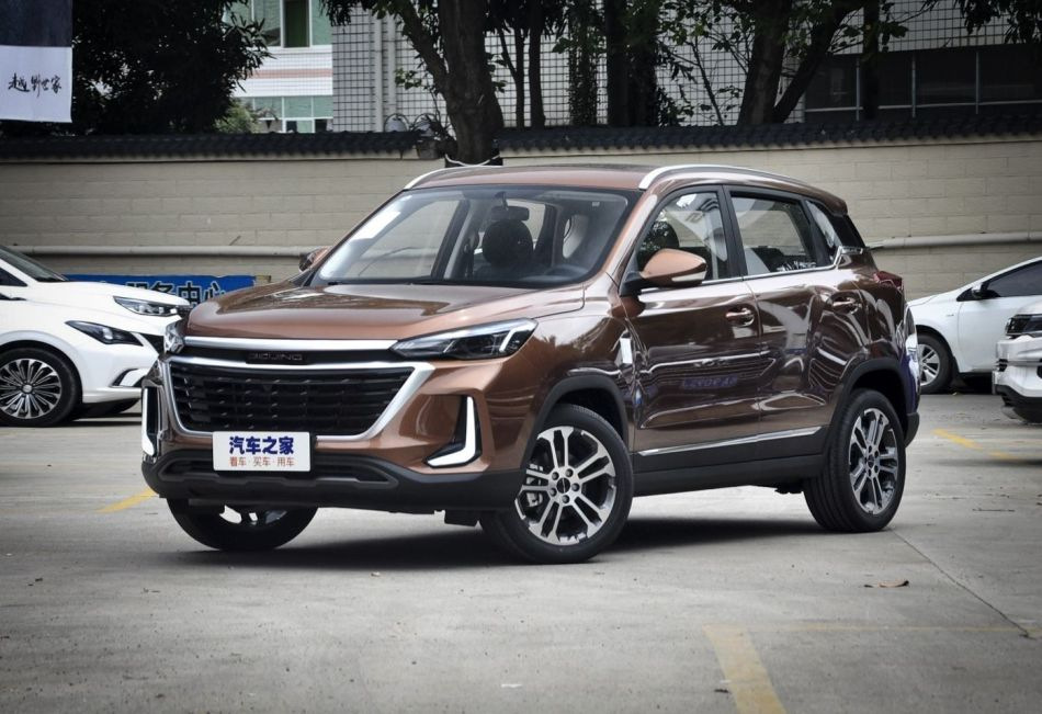 BAIC X3 druhé generace: kompaktní a stylový crossover