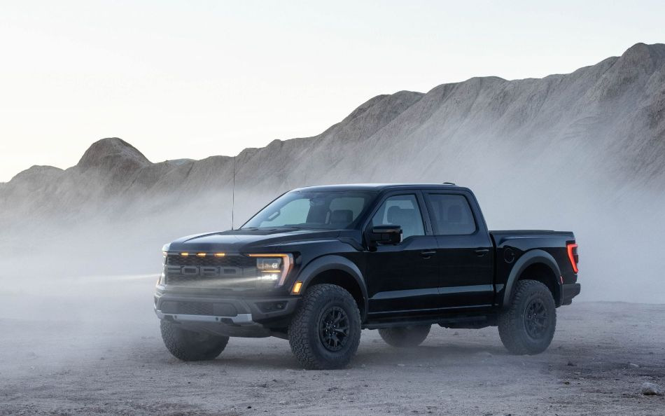 Ford F-150 Raptor: pick-up, který si podmaní terén