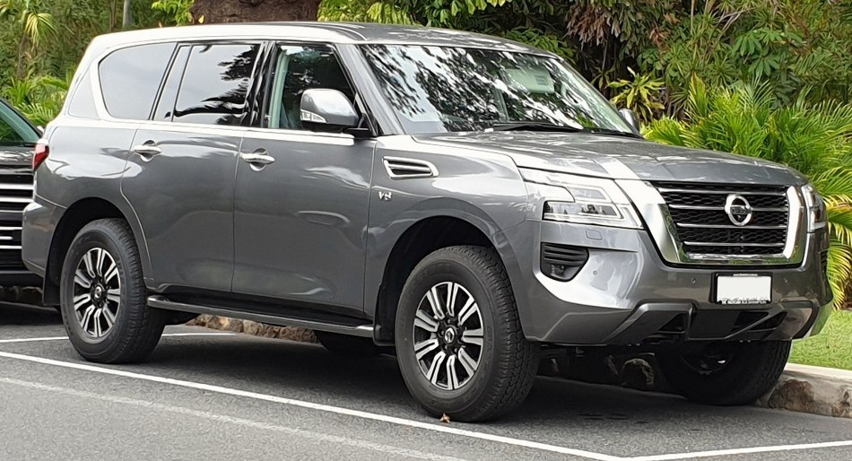 Nissan Patrol Y62: recenze legendárního SUV 6. generace