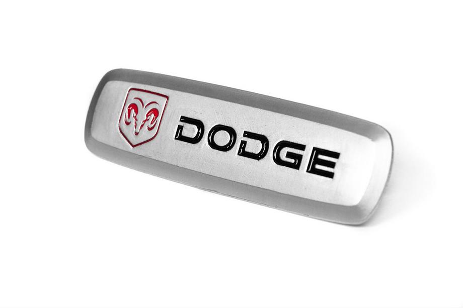 Dodge Hliníkový štítek na autokoberce (1 ks) Image