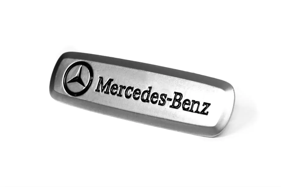 Mercedes-Benz Mercedes hliníkový štítek na autokoberce (1 ks) Fotografie 2