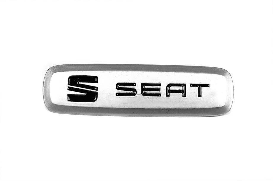 Seat Hliníkový štítek na autokoberce (1 ks) Image