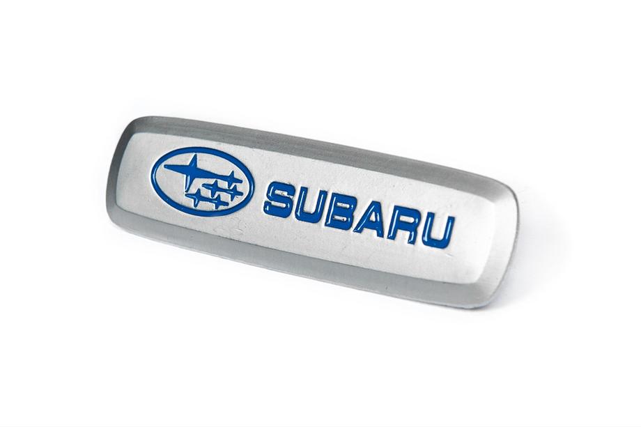 Subaru Hliníkový štítek na autokoberce (1 ks) Image