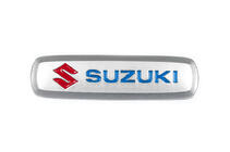 Suzuki Hliníkový štítek na autokoberce (1 ks) fotografie 1