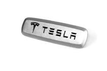 Tesla Hliníkový štítek na autokoberce (1 ks) fotografie 2