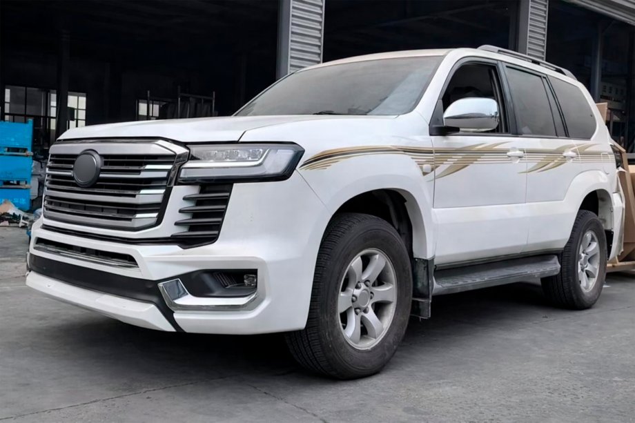 Toyota Land Cruiser Prado 120 2002–2009 Faceliftový kit pro LC 300 Fotografie 4