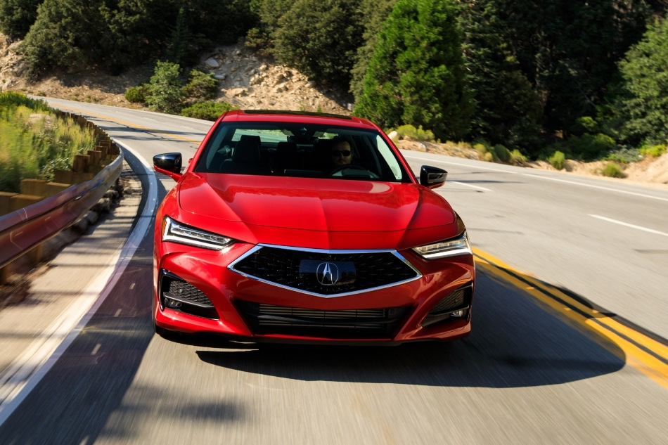 Acura TLX II generace: sedan s prémiovým statusem