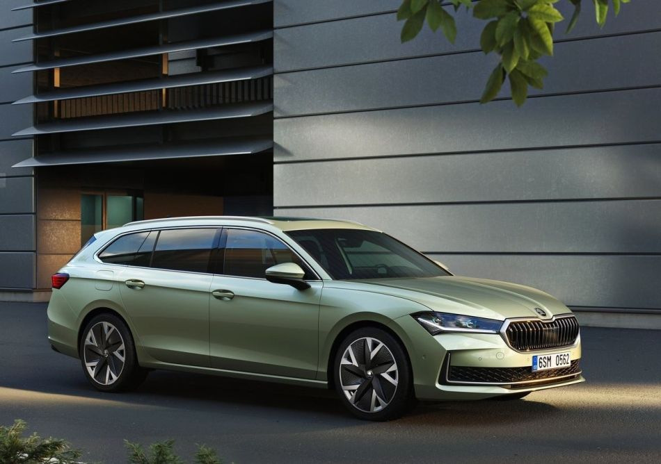 Recenze kombi Skoda Superb Combi 2024