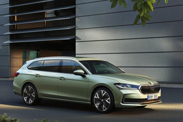 Recenze kombi Skoda Superb Combi 2024