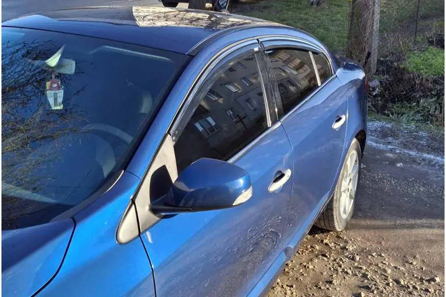 Renault Fluence 2009–2016 Okenní ofuky s chromovanou lištou (4 ks, Niken) Image