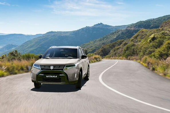 Modernizovaný Suzuki Vitara 2024: recenze kompaktního crossoveru