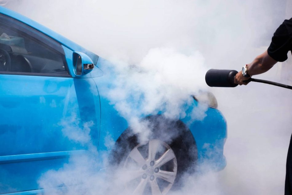 Proč může auto vzplanout?