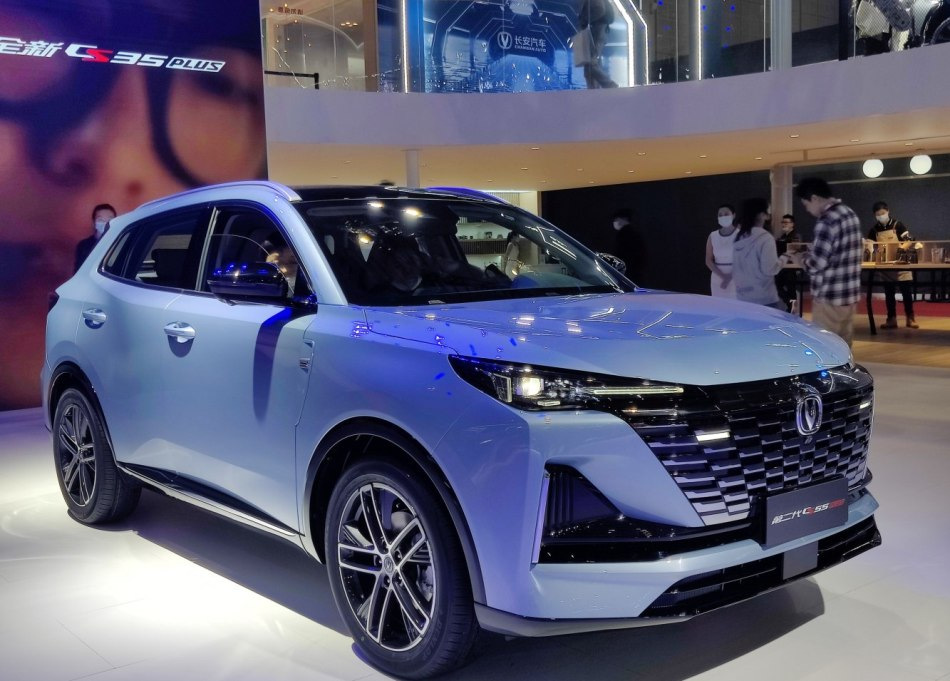 Changan CS55 PLUS II generace: stylový crossover s prostorným interiérem