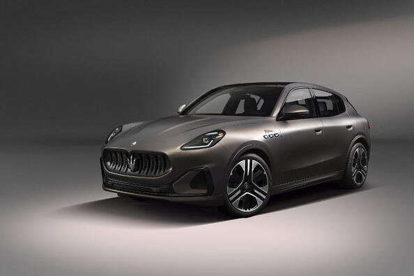 Recenze elektrické verze výkonného crossoveru Maserati Grecale Folgore