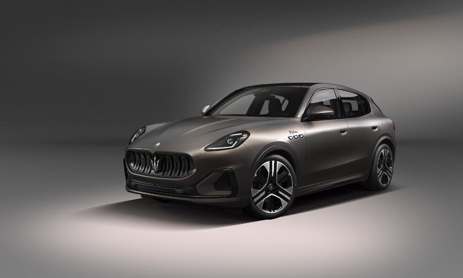 Recenze elektrické verze výkonného crossoveru Maserati Grecale Folgore
