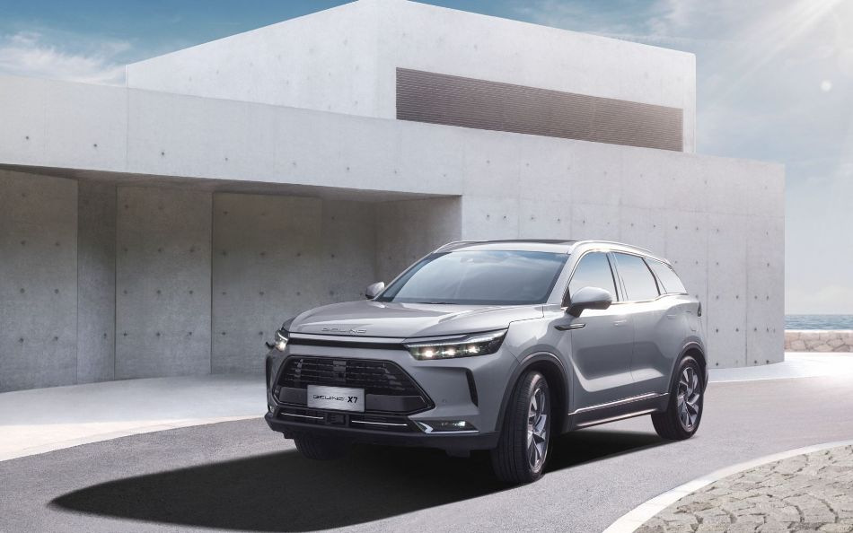BAIC X7: stylový konkurent v segmentu středně velkých crossoverů