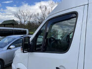 Mercedes Sprinter W906 2006–2018 Okenní deflektory, vložné (2 ks, HEKO) fotografie 1
