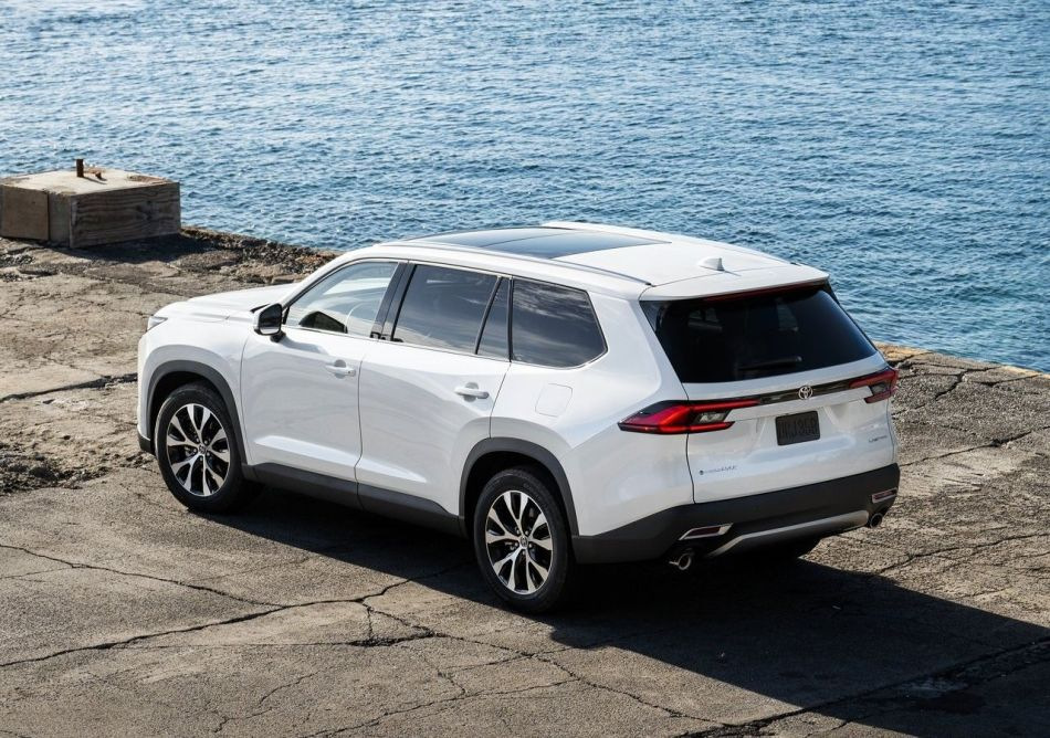 Recenze velkého crossoveru Toyota Grand Highlander