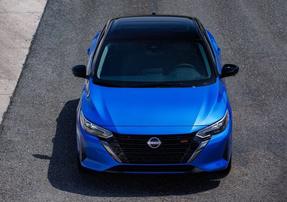 Nissan Sentra 2023: sedan střední třídy s modernizovaným vzhledem