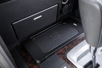 Toyota Land Cruiser 200 2007–2021 Sada bezdrátové nabíječky telefonu (2007-2015) fotografie 1