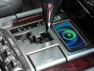 Lexus LX570/450d 2008–2022 Sada bezdrátové nabíječky telefonu (2007-2015) fotografie 2