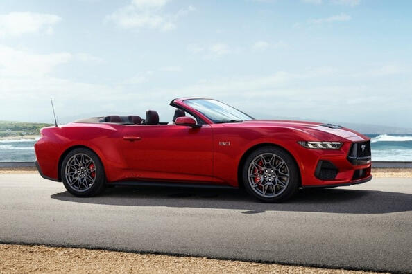 Recenze Ford Mustang Convertible 2023