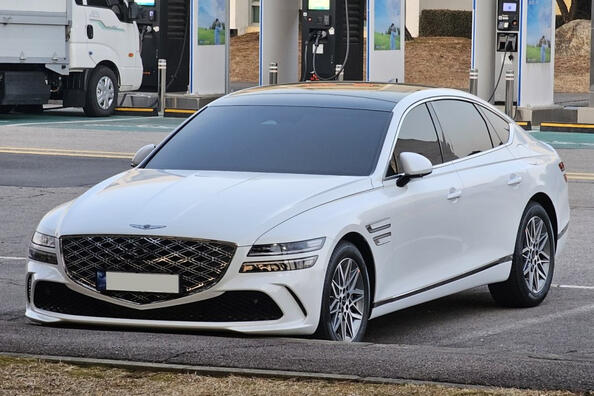 Test Genesis G80 2023: modernizovaný korejský prémiový sedan je ještě výraznější Fotografie 1