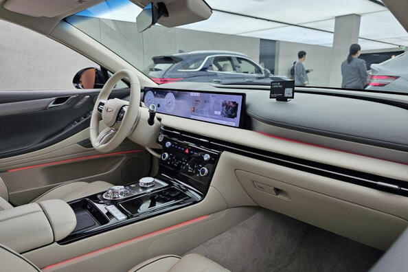Test Genesis G80 2023: modernizovaný korejský prémiový sedan je ještě výraznější Fotografie 5