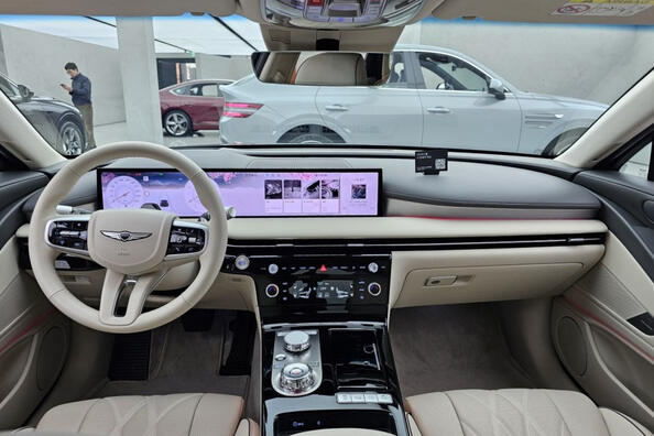 Test Genesis G80 2023: modernizovaný korejský prémiový sedan je ještě výraznější Fotografie 6
