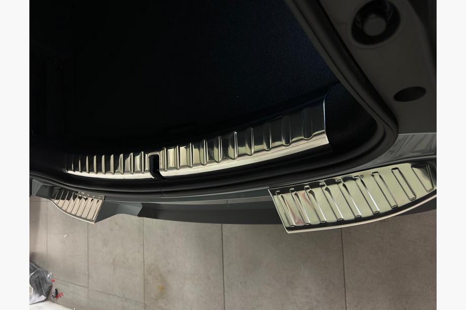 Mini Countryman U25 2023– Ochranná nerezová lišta na zadní nárazník Carmos (U25) Image