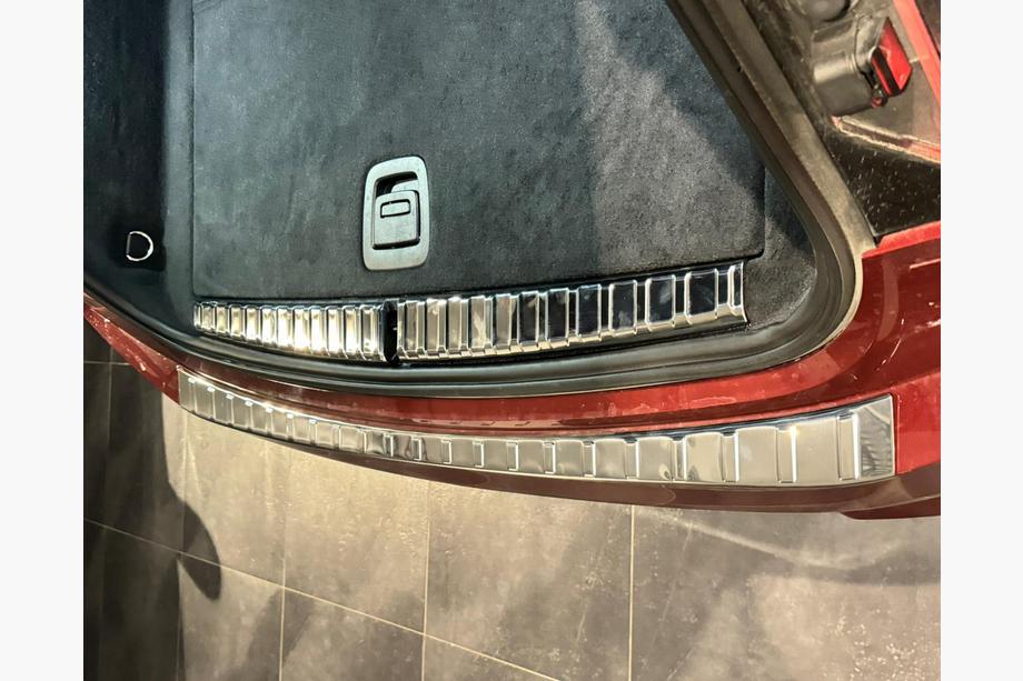 BMW iX (I20) 2022– Ochranná lišta zadního nárazníku Carmos (nerez) Fotografie 2