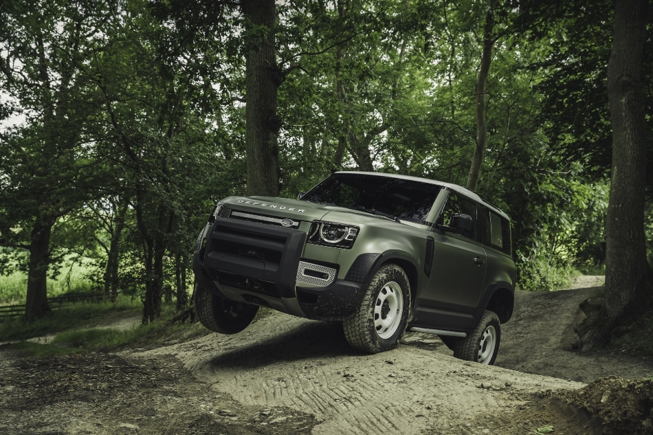 Land Rover Defender 90: recenze třídveřového SUV