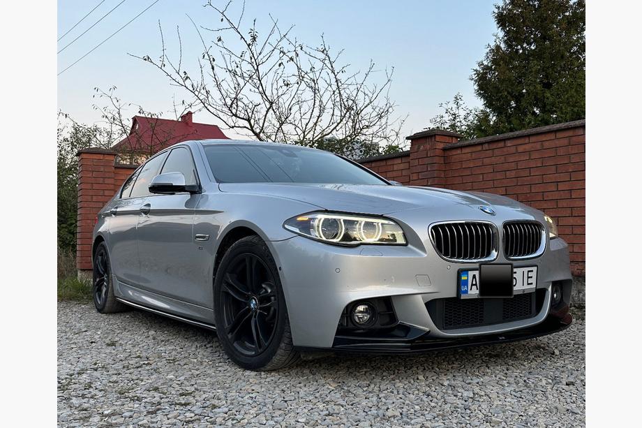 BMW řada 5 F10/F11 2010–2016 Nástavec předního nárazníku DPT Lip V-1 (pro M-Performance, černý lesk) Fotografie 1
