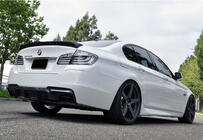 BMW řada 5 F10/F11 2010–2016 Zadní difuzor DPT V-2 (pro M-Performance, černý lesk) fotografie 5