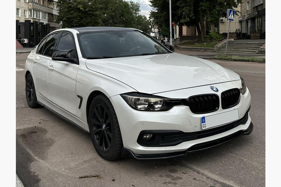BMW řada 3 F30/F31 2012–2019 Nástavec předního nárazníku DPT Lip pro sériovou verzi (2015-2018, černá lesklá) Image