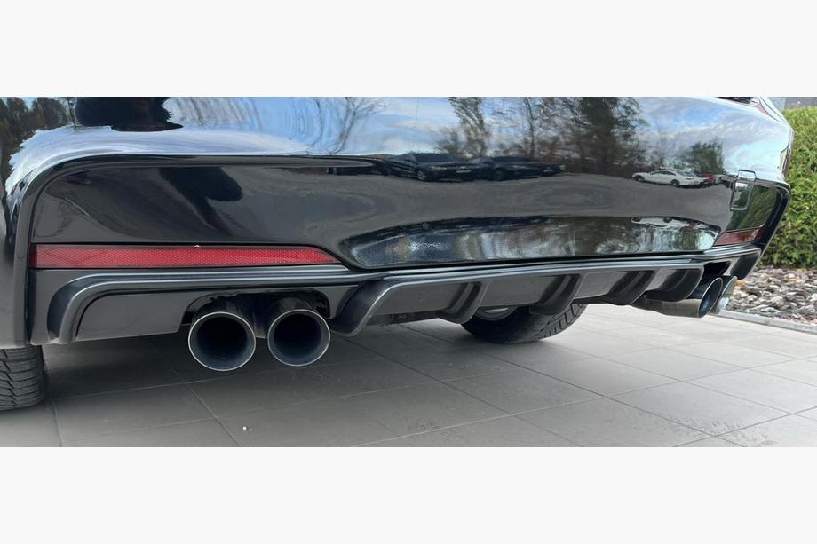 BMW řada 3 F30/F31 2012–2019 Zadní difuzor DPT V-3 (pro M Performance, černý lesk) Image