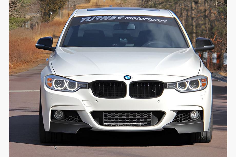 BMW řada 3 F30/F31 2012–2019 Přední spoilerový lip na nárazník DPT Flap (pro M-Performance, lesklá černá) Image