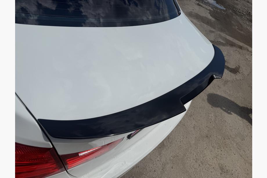 BMW řada 3 F30/F31 2012–2019 Spoiler M4 Style (pro F30/F80, k lakování) Image