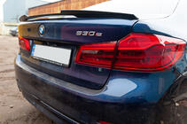 BMW řada 5 G30/G31 2017–2023 Spoiler ve stylu M4 (černý lesk) fotografie 2